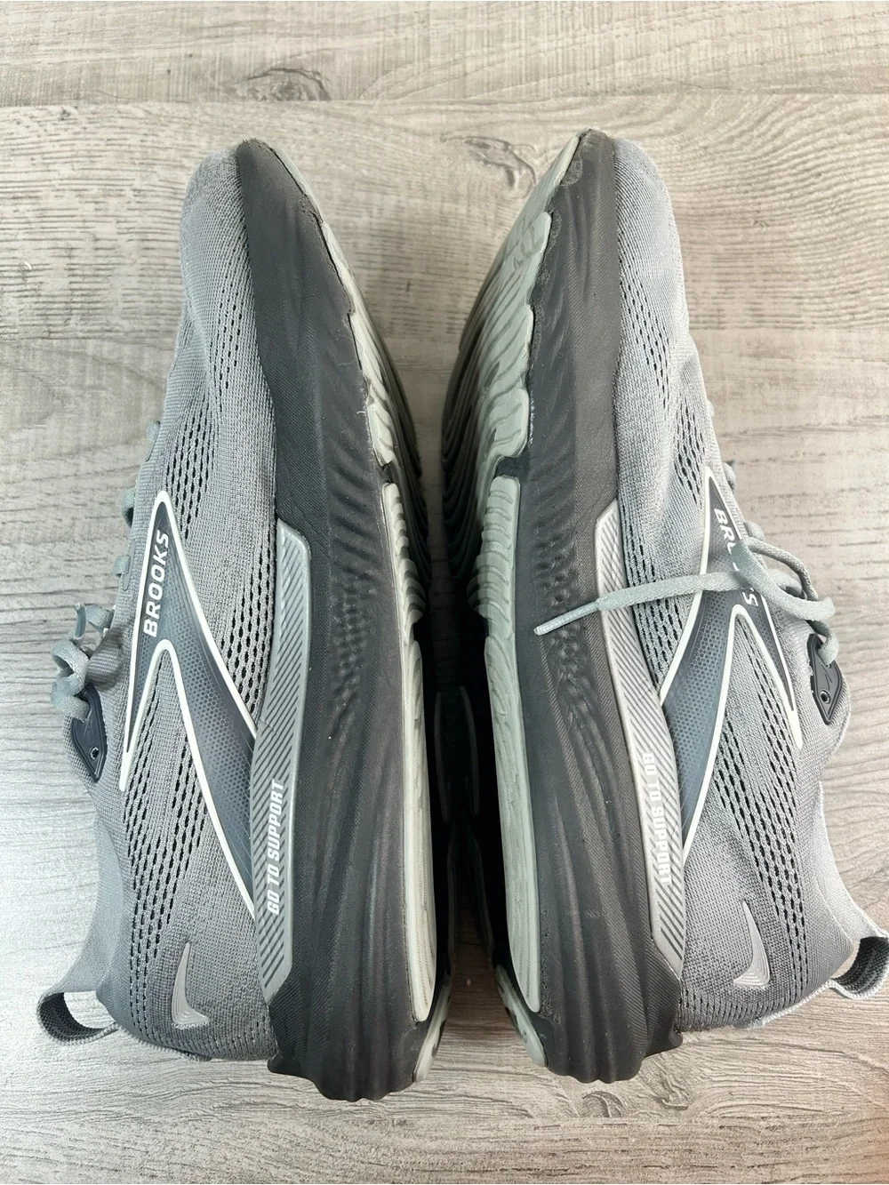 Brooks  Glycerin GTS 22 Size 13 (D)Men's Running Shoes - Gray Sneakers Athletic